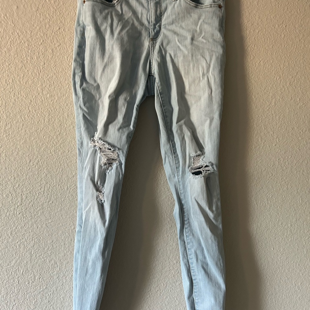 Universal Thread Light Blue Denim Jeans